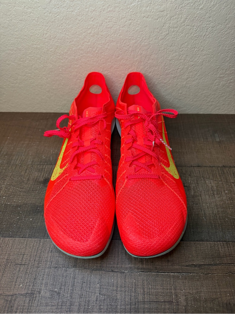 Nike Air Zoom Victory 2 Spikes “Bright Crimson Lime Blast”
- Size 12 Men. - Picture 4 of 8